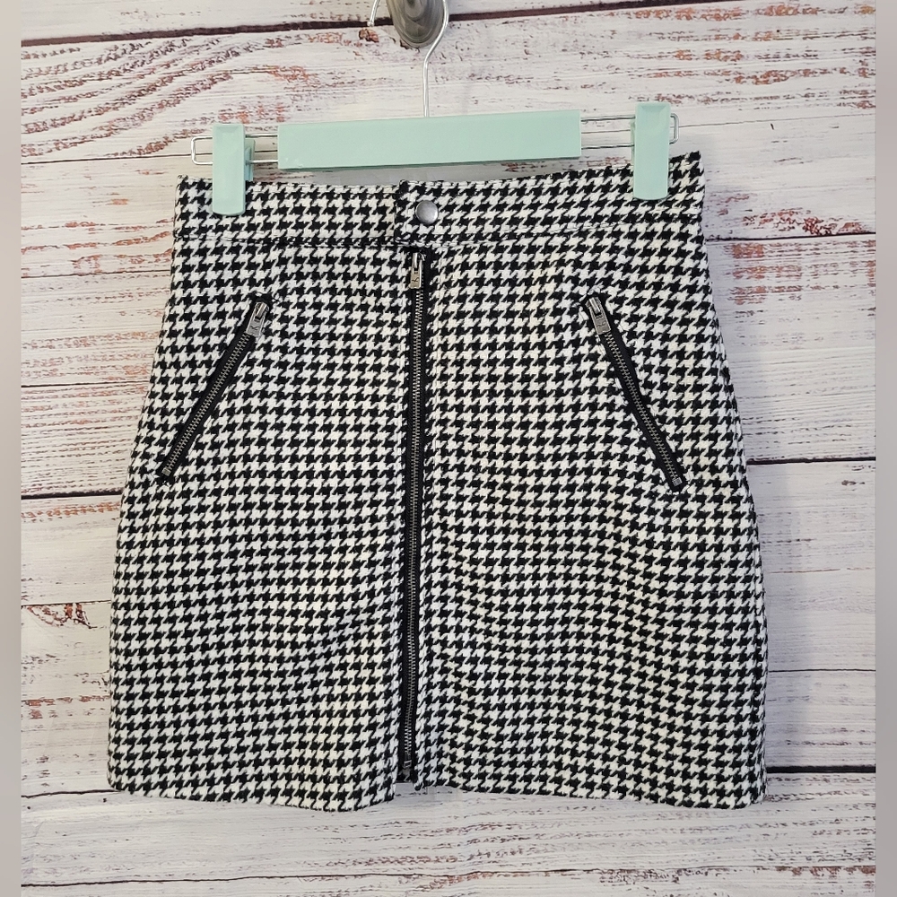 Hollister XS Houndstooth Mink Skirt